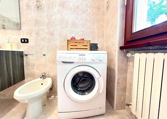 شقة L'acero Rosso - Giardino Privato E Box Auto *