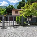 L'acero Rosso - Giardino Privato E Box Auto Apartment