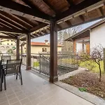 L'acero Rosso - Giardino Privato E Box Auto Apartment *