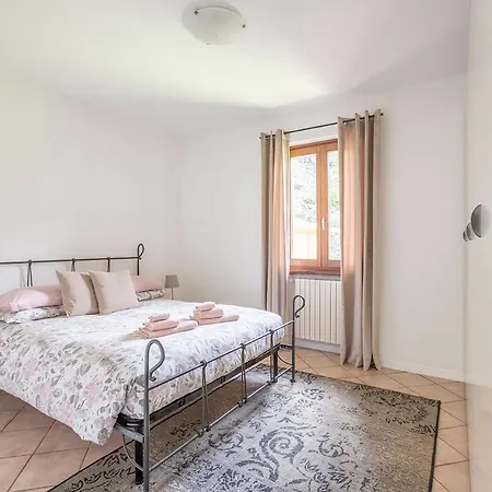 L'acero Rosso - Giardino Privato E Box Auto Menaggio