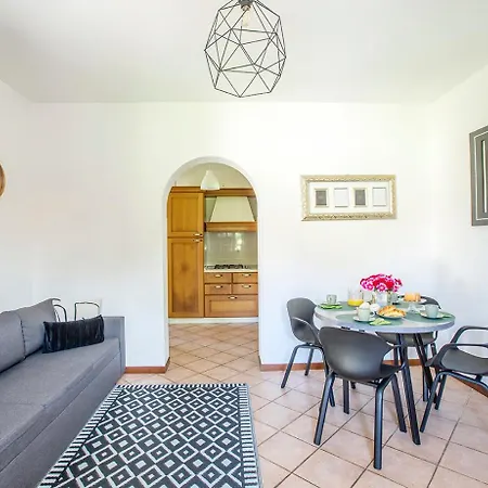 L'acero Rosso - Giardino Privato E Box Auto