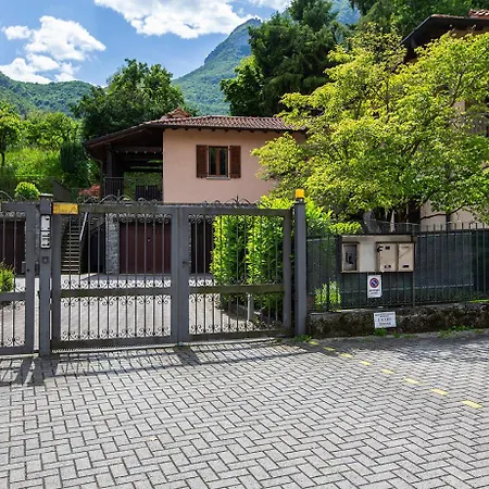 L'acero Rosso - Giardino Privato E Box Auto 度假居