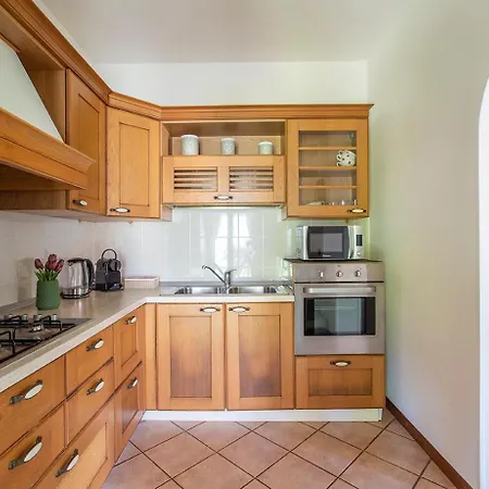 L'acero Rosso - Giardino Privato E Box Auto 梅纳焦