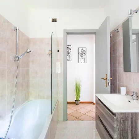 L'acero Rosso - Giardino Privato E Box Auto *