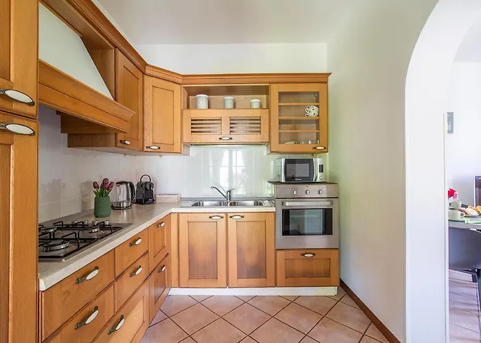 L'acero Rosso - Giardino Privato E Box Auto Menaggio