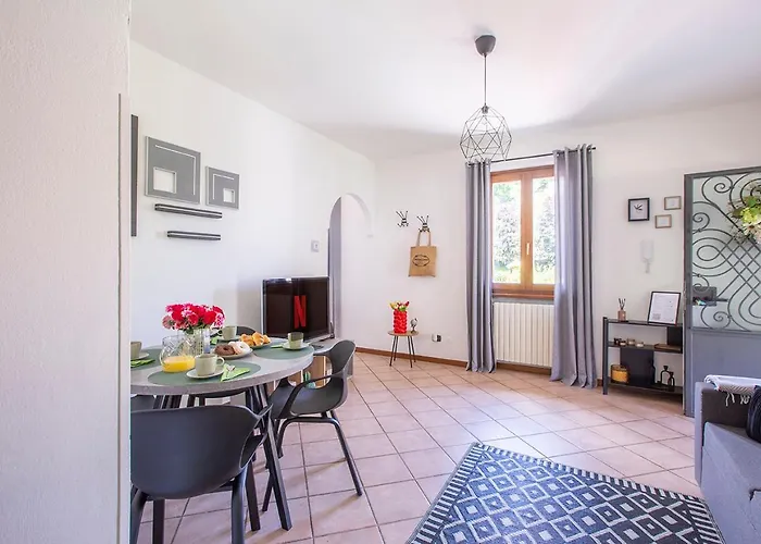 L'acero Rosso - Giardino Privato E Box Auto Nyaraló Menaggio