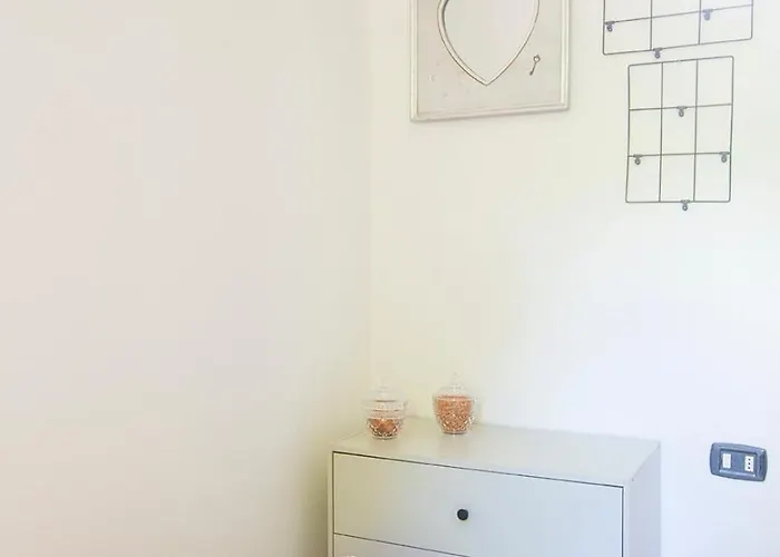 L'acero Rosso - Giardino Privato E Box Auto Μενάτζιο