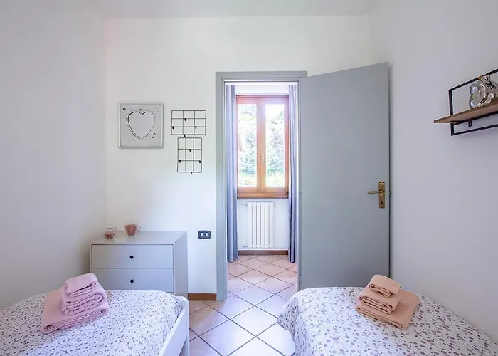 L'acero Rosso - Giardino Privato E Box Auto Ferienhaus *