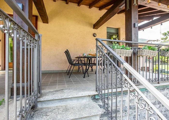 Ferienhaus L'acero Rosso - Giardino Privato E Box Auto