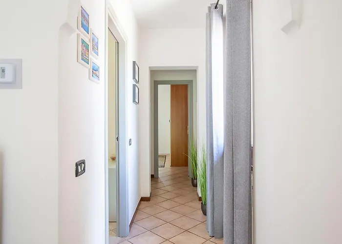 L'acero Rosso - Giardino Privato E Box Auto Ferienhaus *