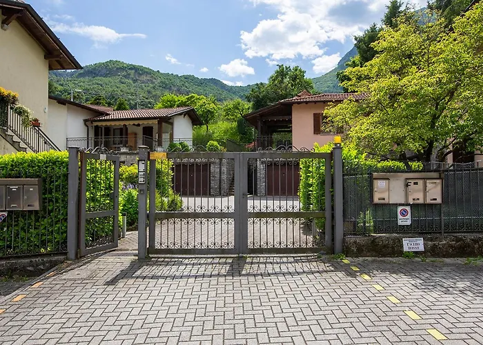 L'acero Rosso - Giardino Privato E Box Auto * Menaggio