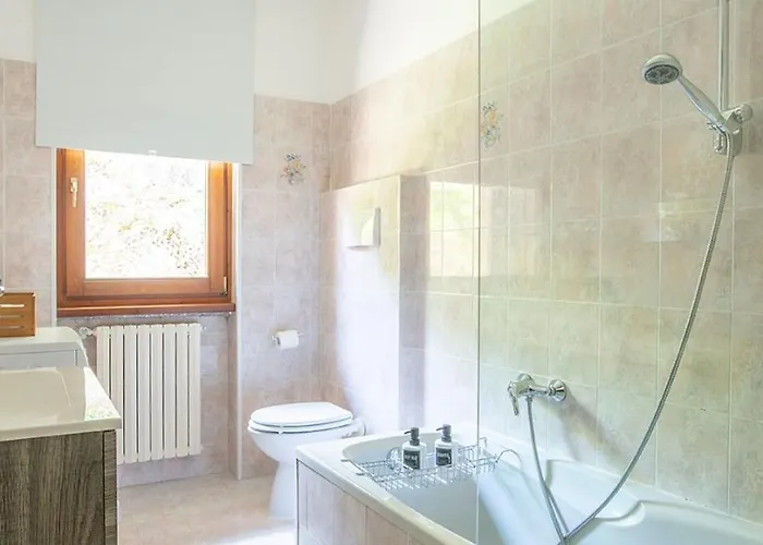 L'acero Rosso - Giardino Privato E Box Auto