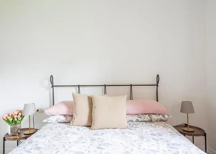 L'acero Rosso - Giardino Privato E Box Auto Tatil Evi Menaggio